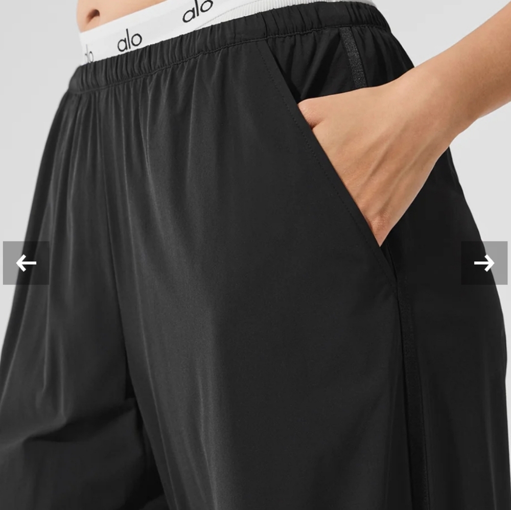 ALO Yoga Breezy Wide-Leg Pants (Long), Black, Size XXS - Picture 2 of 13